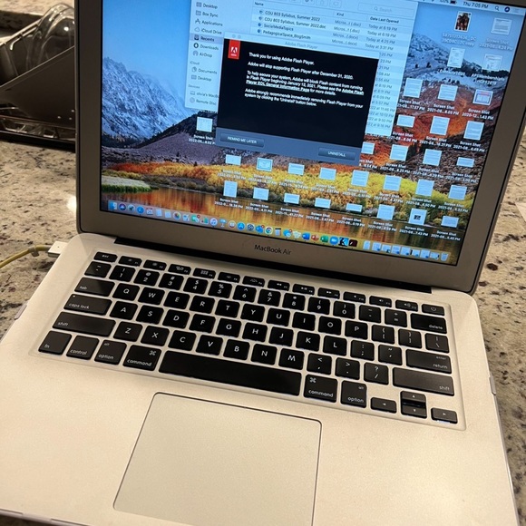 Mac Book Air - USED but great condition